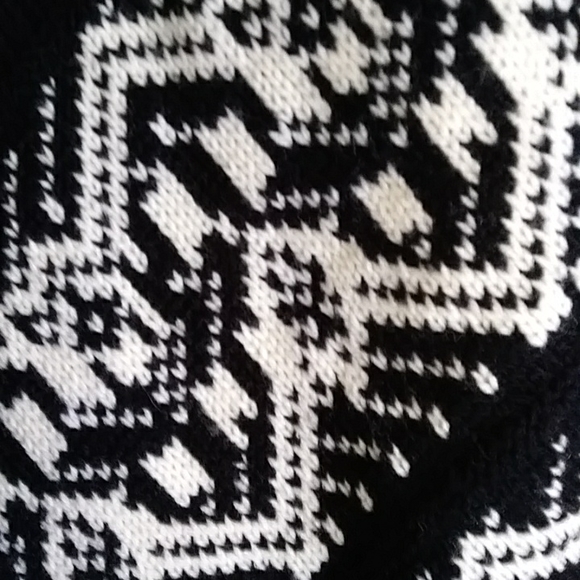 Tobi Asymmetrical Open Front Cardigan Sweater One Size Black White - Picture 6 of 12